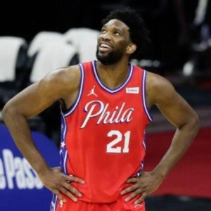 jiuyou-虚惊一场！恩比德伤势并不严重 但MVP大概率没戏了